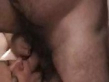 Cara de esposa caliente follada mientras usa vibrador
