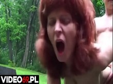 Porno polaco - MILF pelirroja