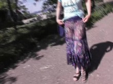 Madura peluda en vestido transparente