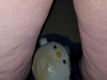 Orinar por la mañana en mi juguete y dar pereza para ir al baño.