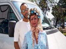 Madura musculosa teniendo anal duro en mi autobús.