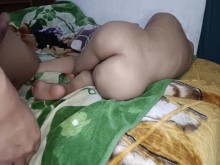 Una mujer marroquí cachonda pasó junto al hombre de su amiga y le dijo: "¿Por qué me abrazaste y me follaste? Quieres una polla para mí a la que tu esposa se acostumbre". ????????????