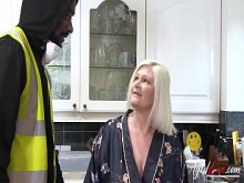 AGEDLOVE La británica Lady Lacey lo consiguió rápido y salvaje