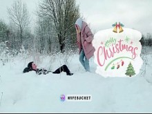 MILFs amateur de Wifebucket - Nuestro alegre, nevado y hogareño vídeo de sexo navideño