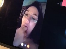 Milf madura española sacando la lengua ante la webcam para que se corran en su cara. Leyva Caliente ctdx