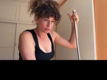 La madrastra de mis mejores amigos me enseña sobre las chicas seculares