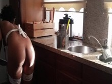 Puedo ser tu sirvienta si me necesitas.