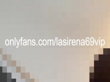 La sexy LaSirena69 se da placer con la varita mágica Hitachi