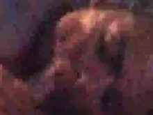 Mi ex me chupa la verga mientras mi esposa esta en la ducha.