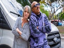 culo maduro estirado por una bbc en una camioneta