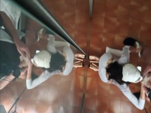 Me llenó de dinero y dejé que me llenara la boca de semen.