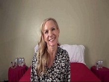 Aficionadas desesperadas madres sexys y calientes con tetas grandes folladas duro en sus coños apretados por una gran polla dura