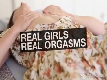 Yanks MILF Chloe Parker monta un gran consolador