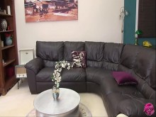 LACEYSTARR - Todo el mundo necesita buenos vecinos