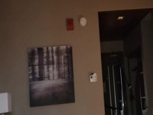 Ella rebota mientras yo sigo follando ese coño