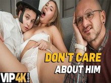 MADURO4K. Me gusta correrme cuando mi marido esta mirando