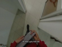 Chica cahonda se pone sexy para que me la folle a cambio de hacerle un gran favor-porno español