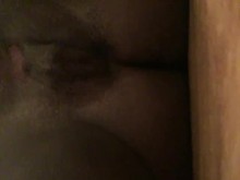 BBw jugando con su coño mojado