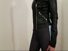 ¡La abuela caliente usa tangas y calzas!