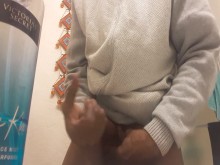 Cum Drops 4 - Cumming 2 veces en la mano