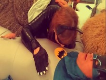 La abuela Catwoman chupa a Batman