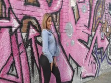 Andreina Picorelli muestra sus tetas en plena calle de Bogotá