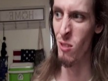 ella parecía familiar