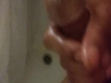Masturbándose en la ducha